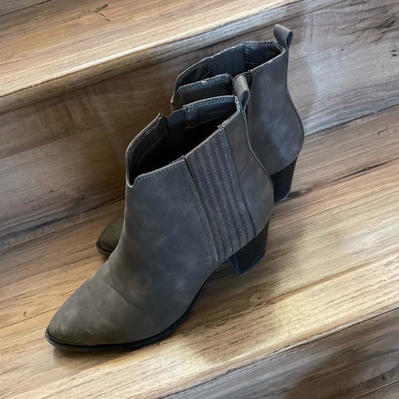 SOLD - Brown booties with toe accent - Picture 1 of 3